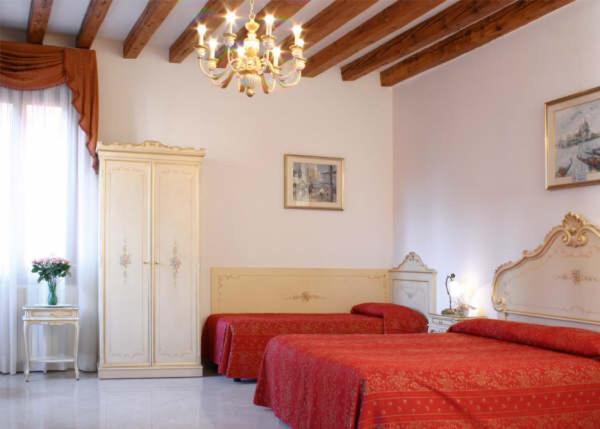 Hotel Bernardi Semenzato Венеция Экстерьер фото
